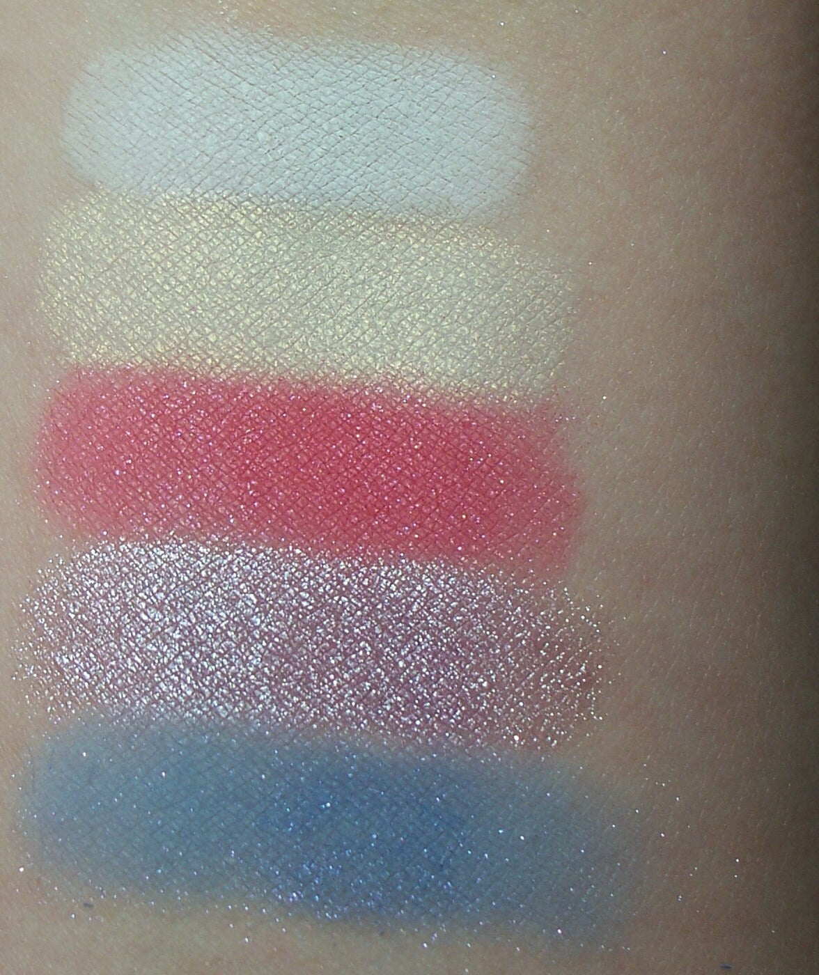 LITTLE WHITE BIRD Matte White Eyeshadow