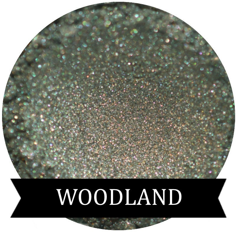 Woodland Loose Eyeshadow – Shimmery Moss Green