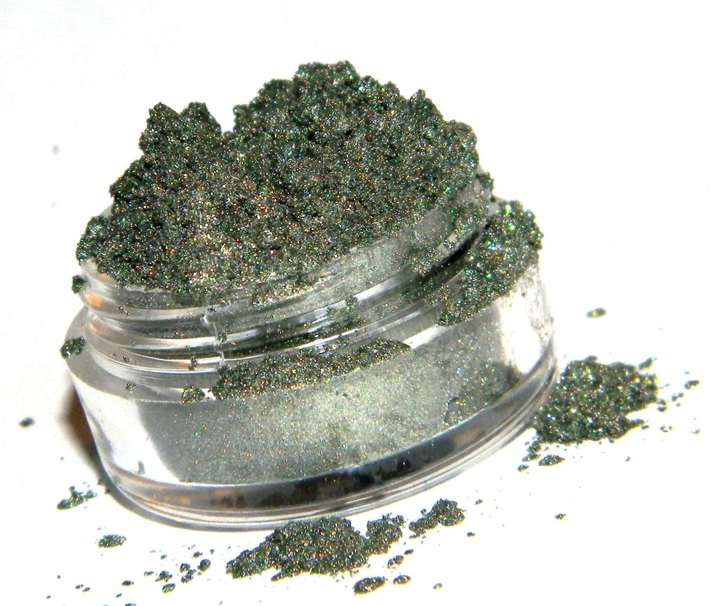 Woodland Loose Eyeshadow – Shimmery Moss Green