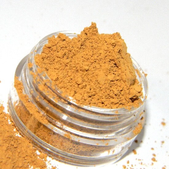 POLLEN Matte Honey Gold  Eyeshadow