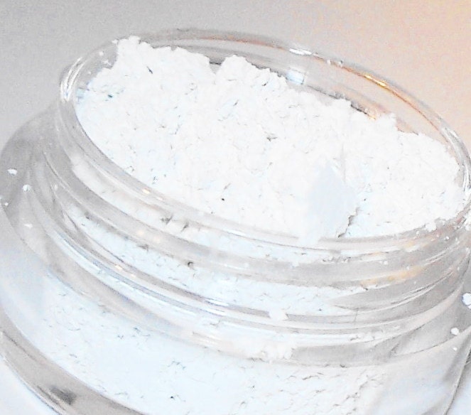 LITTLE WHITE BIRD Matte White Eyeshadow