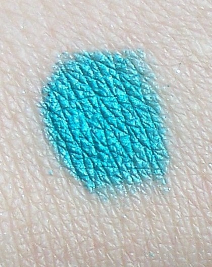 ROBINS EGG Teal Blue Eyeshadow