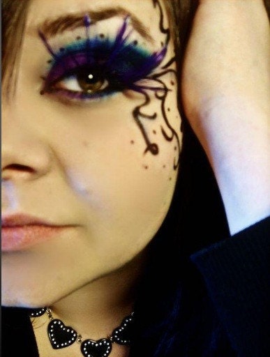 Poe Matte Bright Violet Eyeshadow