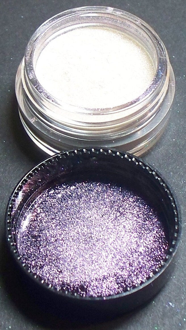 Shooting Star Iridescent Purple Shimmer Eyeshadow